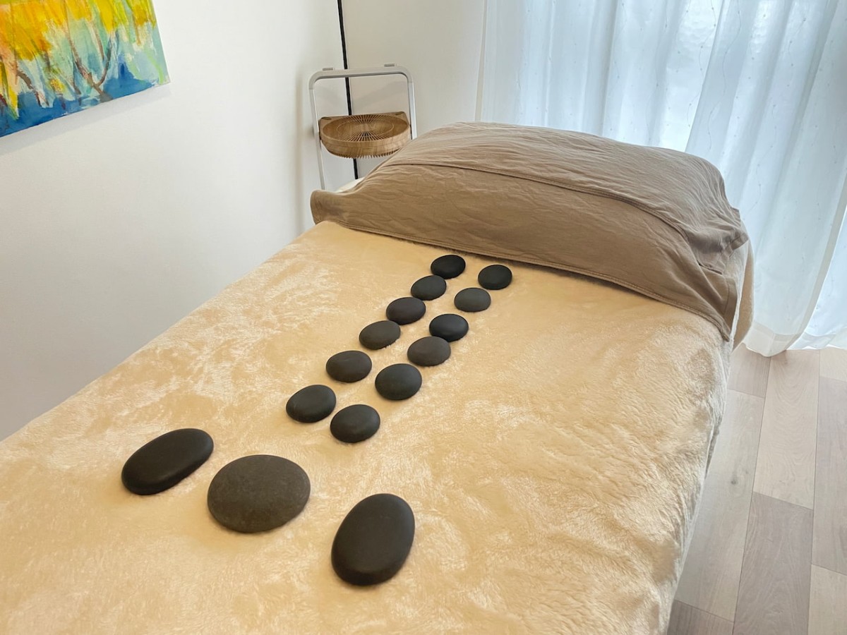 鳥取県米子市上福原にあるsalonpepeのホットストーン