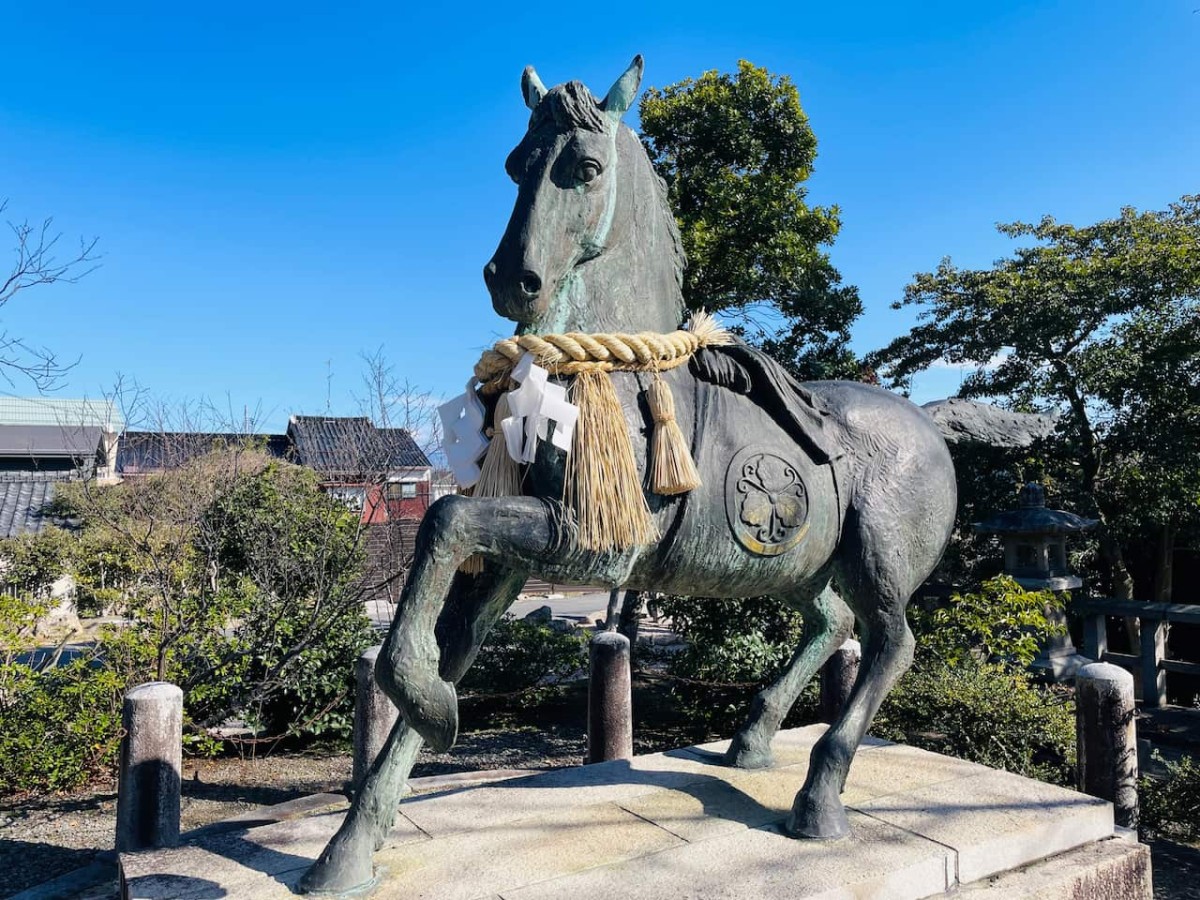 米子市博労町にある勝田神社の青銅馬