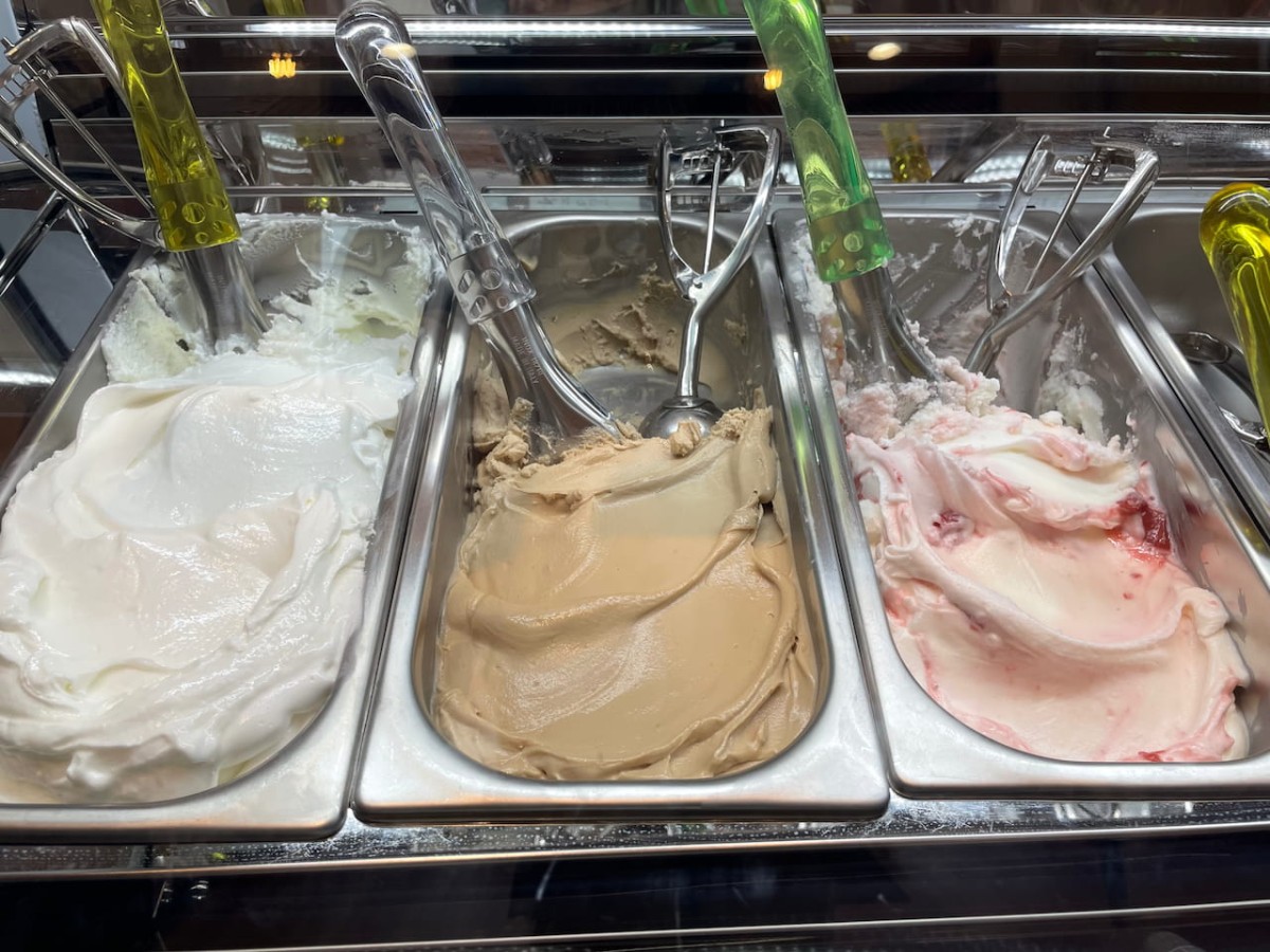 島根県安来市にあるジェラート&レストラン「ワライカワセミ」のジェラート