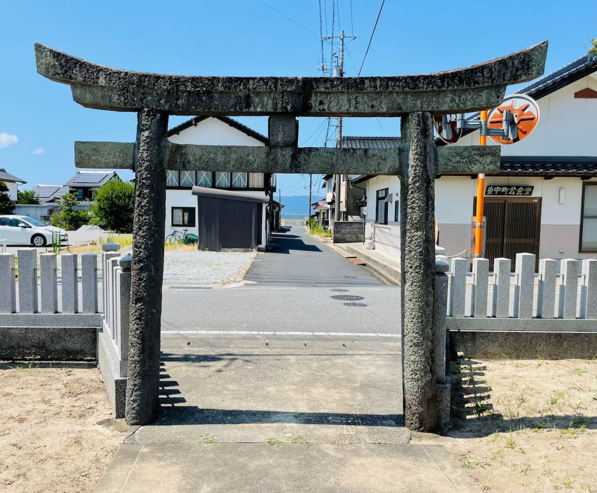 島根県安来市にある月形神社