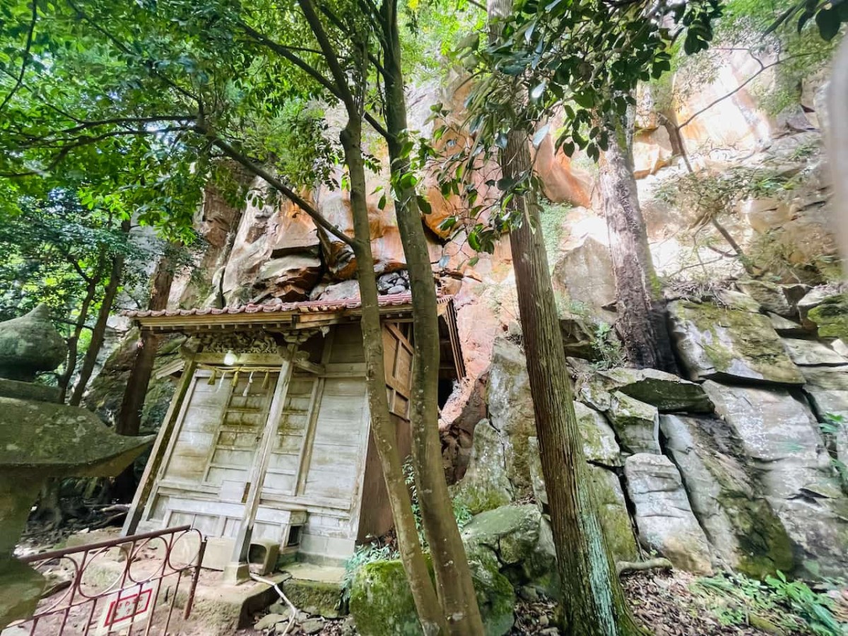 西伯郡伯耆町にある赤岩神社の本殿