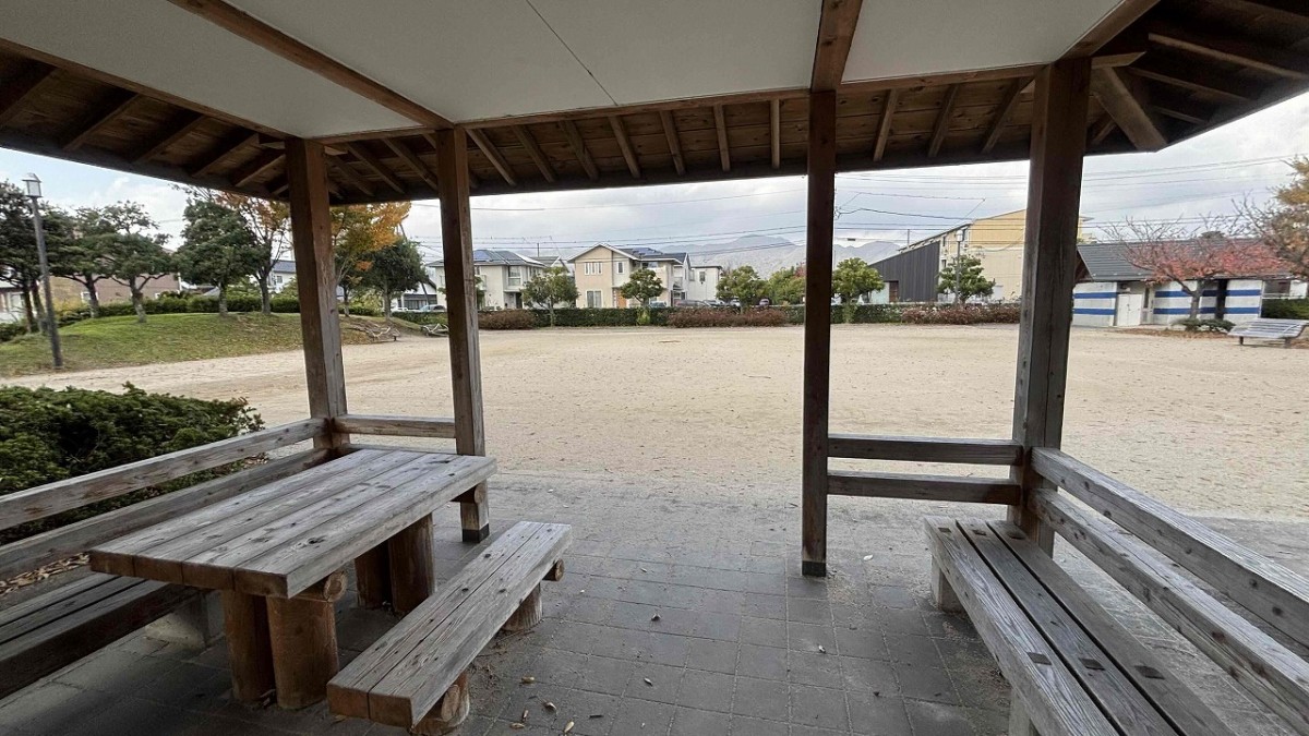 島根県出雲市にある『美保南公園』の東屋