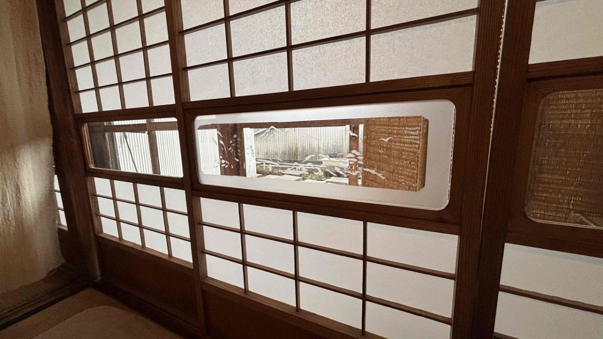 島根県出雲市今市町にある『富屋整体』のガラス障子