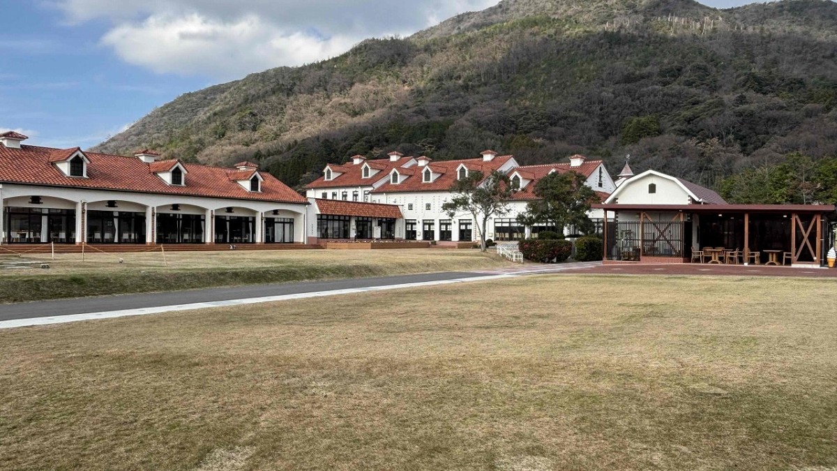 島根県出雲市大社町にある『島根ワイナリー』の看板