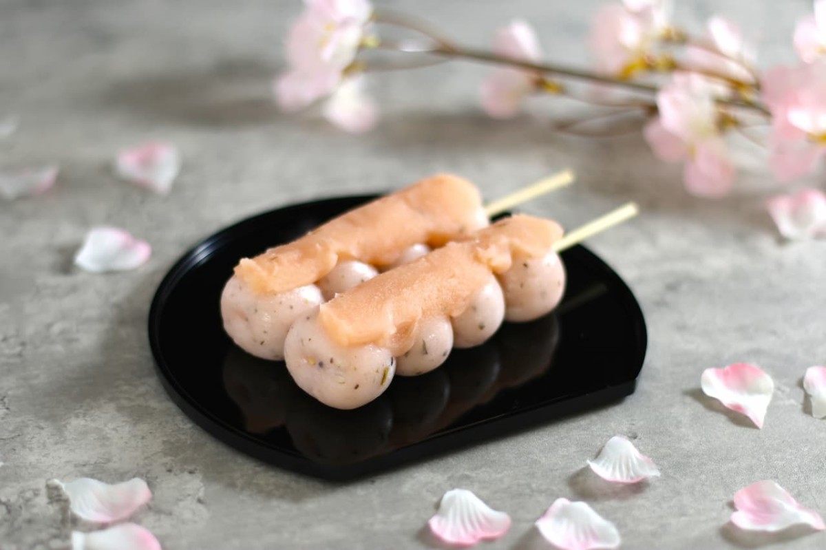 鳥取県境港市『ある処にぼたもち山境港店』の「桜だんご」