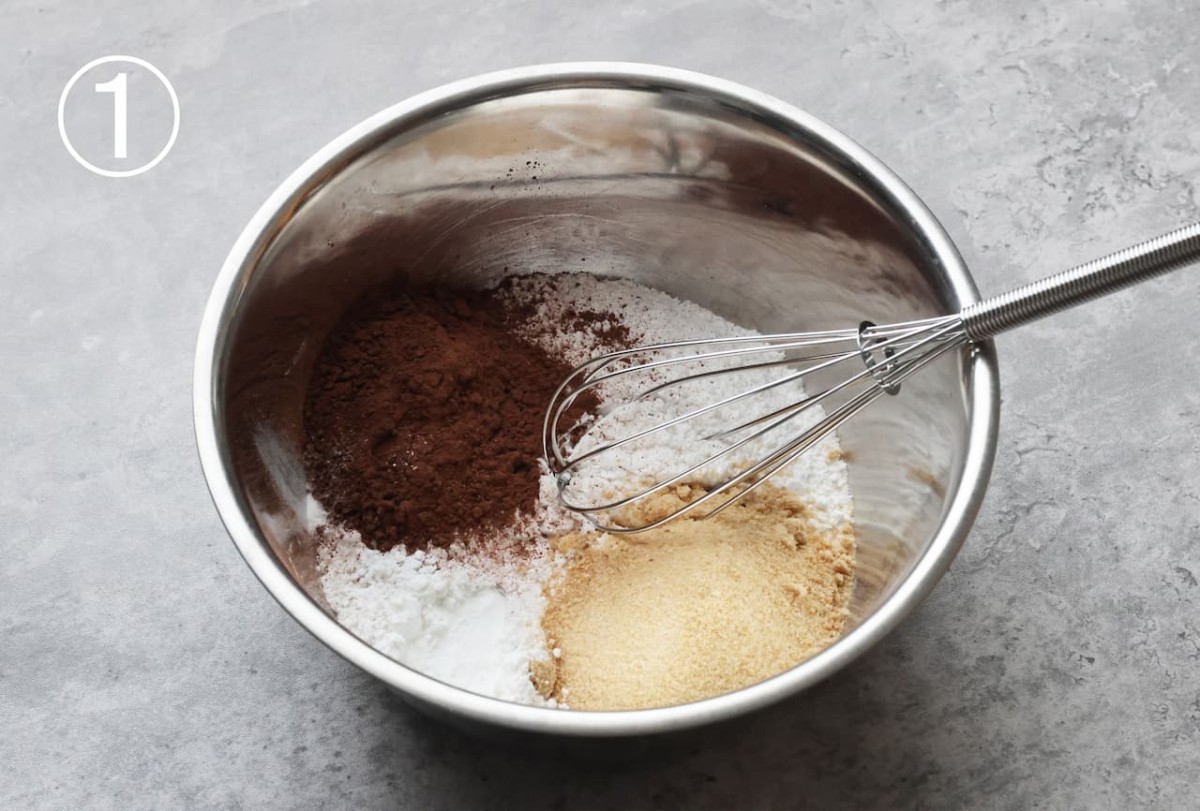 島根県松江市『永江製粉』の商品「匠の米粉」を使用したドーナツ調理過程①