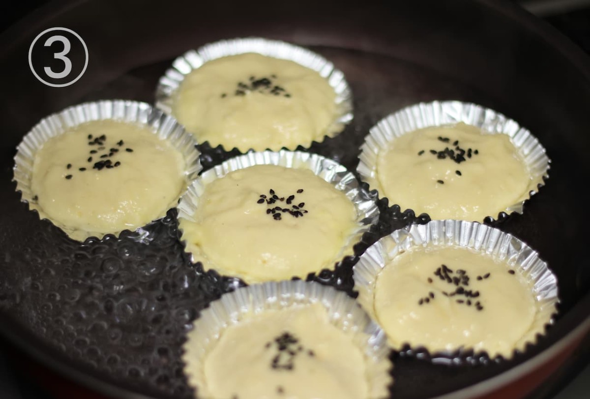 フライパンに１～２センチ程度水を張り、沸騰させる