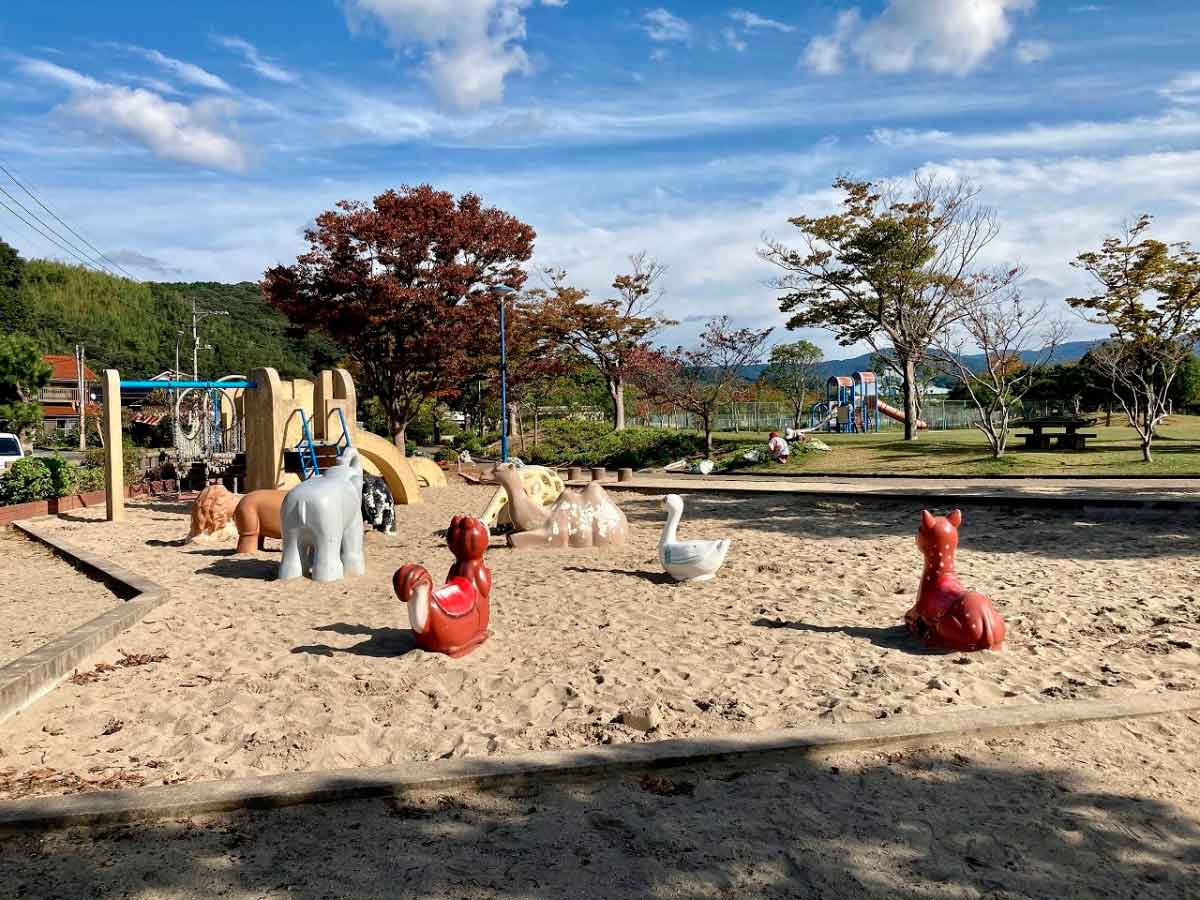 鳥取県東伯郡湯梨浜町にある『キリン公園』の様子