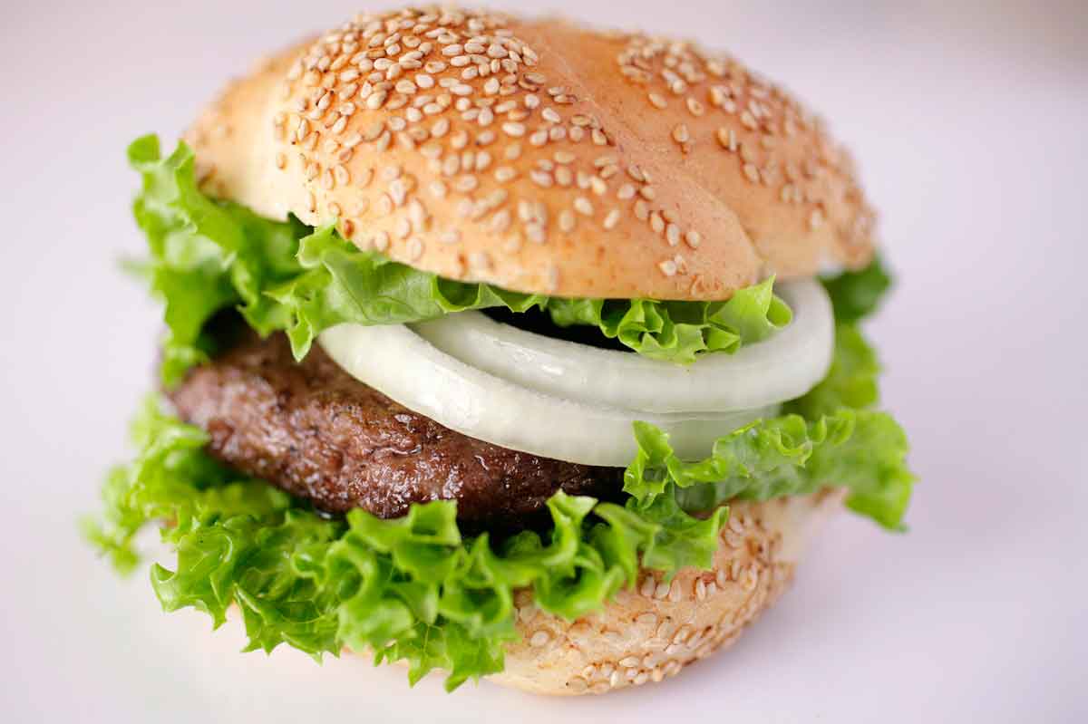 地元素材のうま味をサンドしたご当地 三瓶バーガー で爽快ランチ 日刊lazuda ラズダ 島根 鳥取を知る 見る 食べる 遊ぶ 暮らすwebマガジン